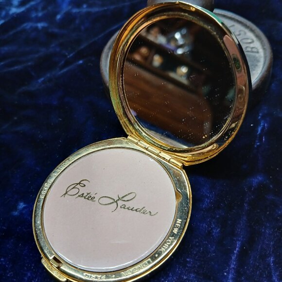 Estee Lauder Golden Shell Compact - Picture 3 of 3